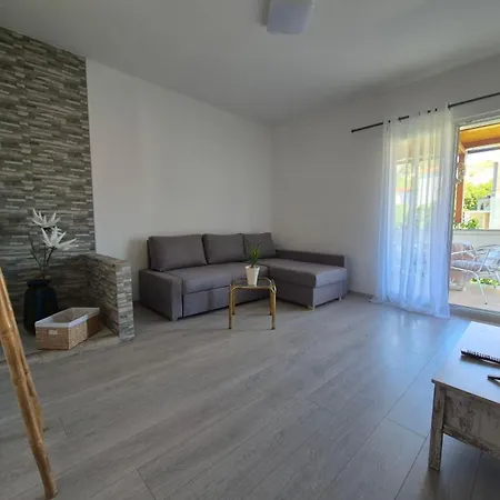 Apartament With Parking Space Rab - 24792 *