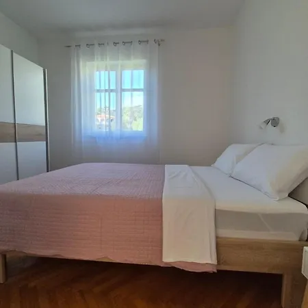 With Parking Space Rab - 24792 Апартаменты